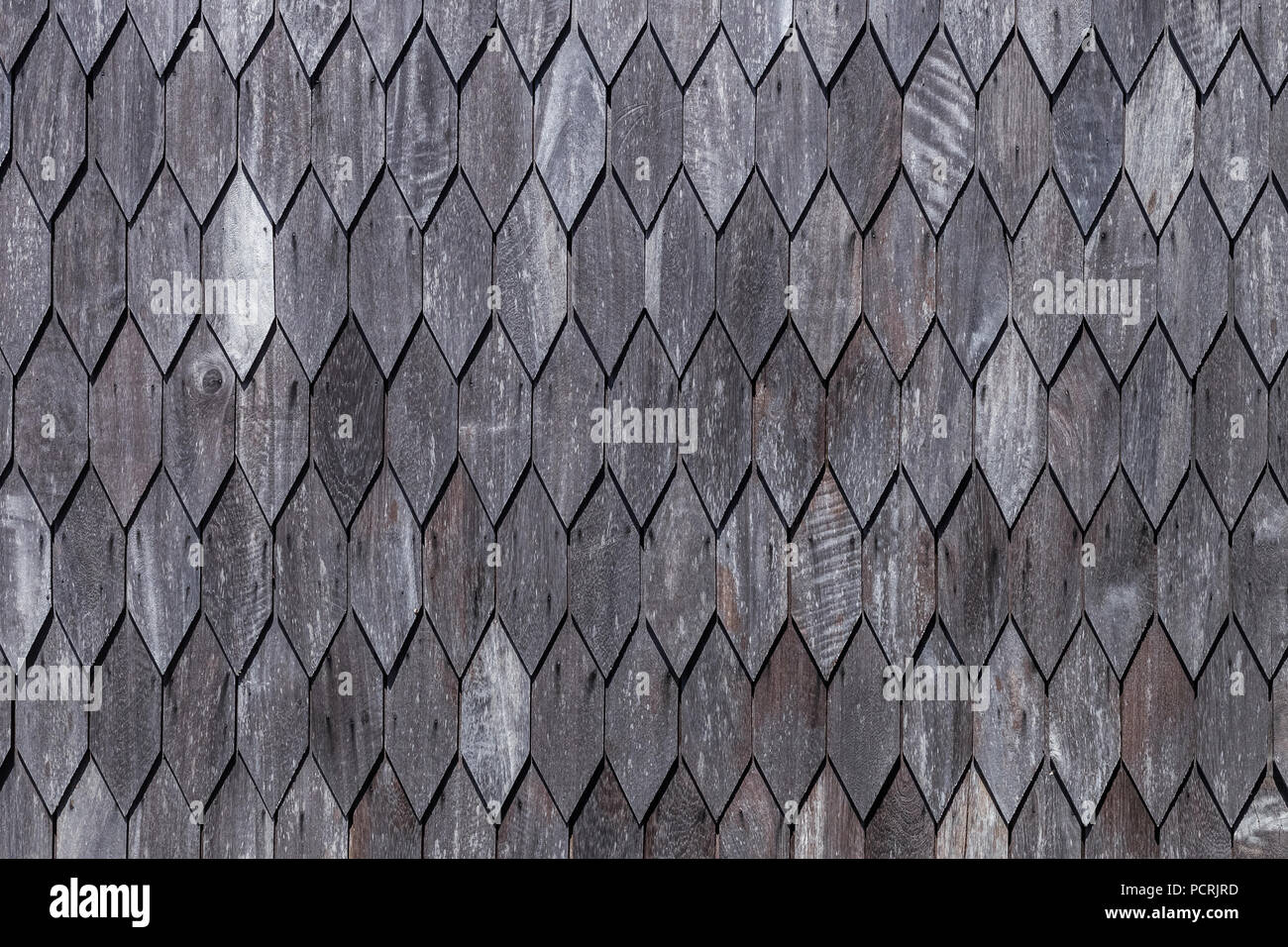 Toit en bois noir en forme losange texture Banque D'Images
