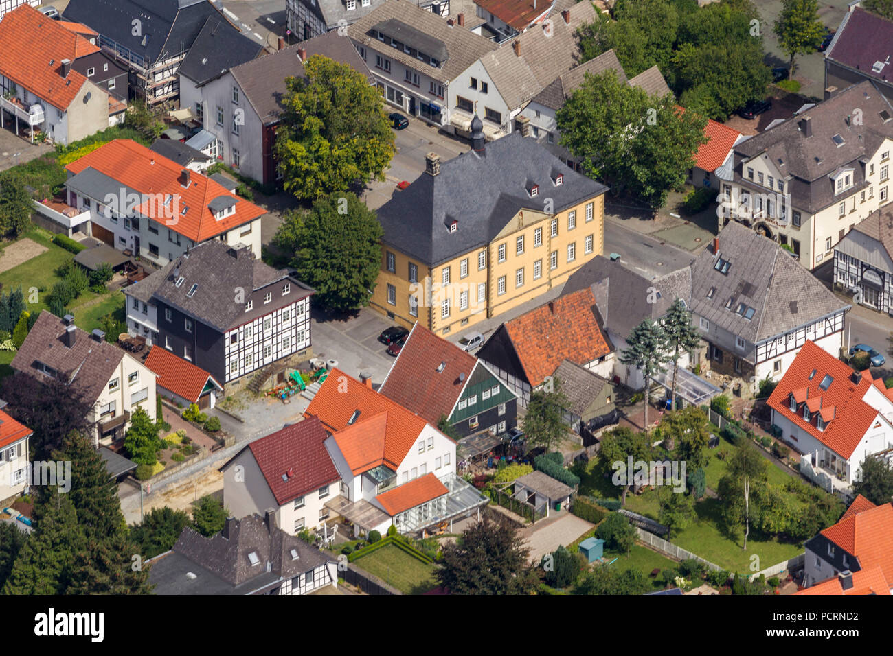 Vue aérienne, de la Mairie de Ruethen, Ruethen, Sauerland, Warstein, Nordrhein-Westfalen, Germany, Europe Banque D'Images