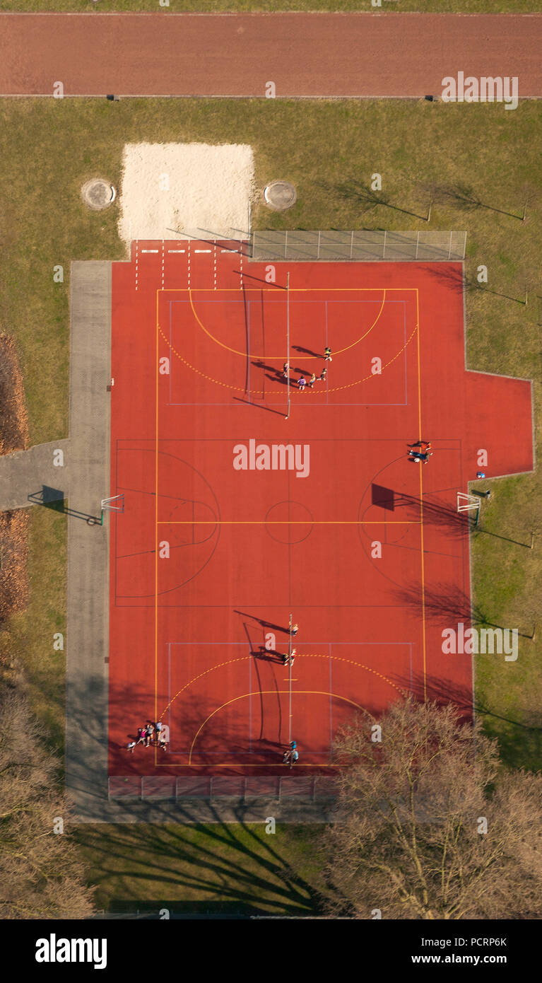 Vue aérienne, Beisenkamp avec gymnase, centre sportif multi-sport rouge, sur le terrain de basket, Hamm, Ruhr, Nordrhein-Westfalen, Germany, Europe Banque D'Images