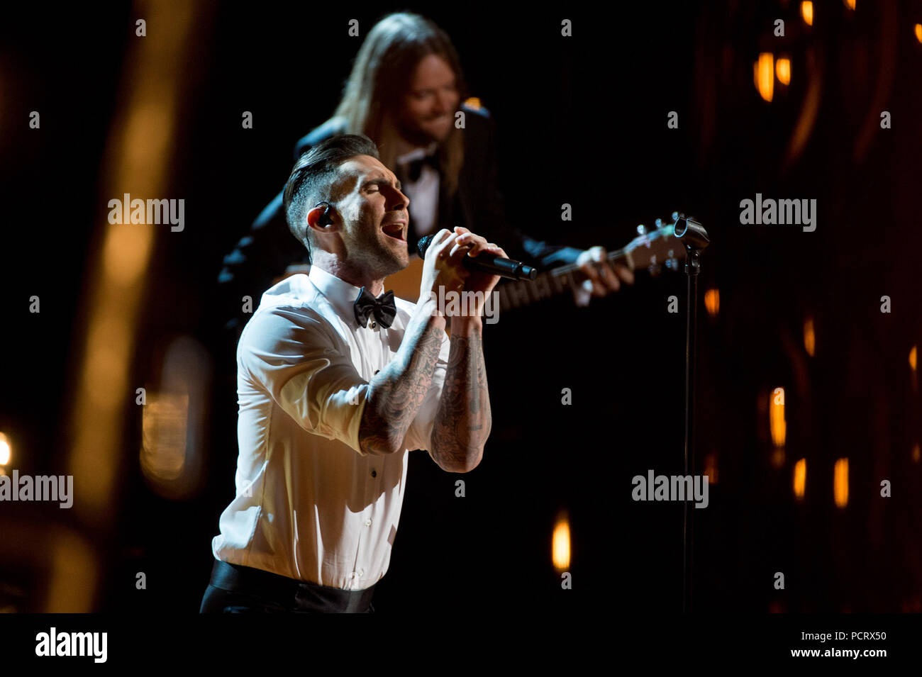 HOLLYWOOD, CA - le 22 février : Adam Levine sur scène lors de la 87e Academy Awards annuels au Kodak Theater Le 22 février 2015 à Hollywood, Californie. People : Adam Levine Banque D'Images