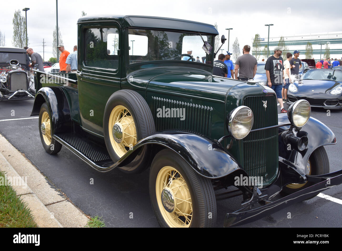 Une camionnette Ford 1933 sur l'affichage à une exposition de voiture. Banque D'Images