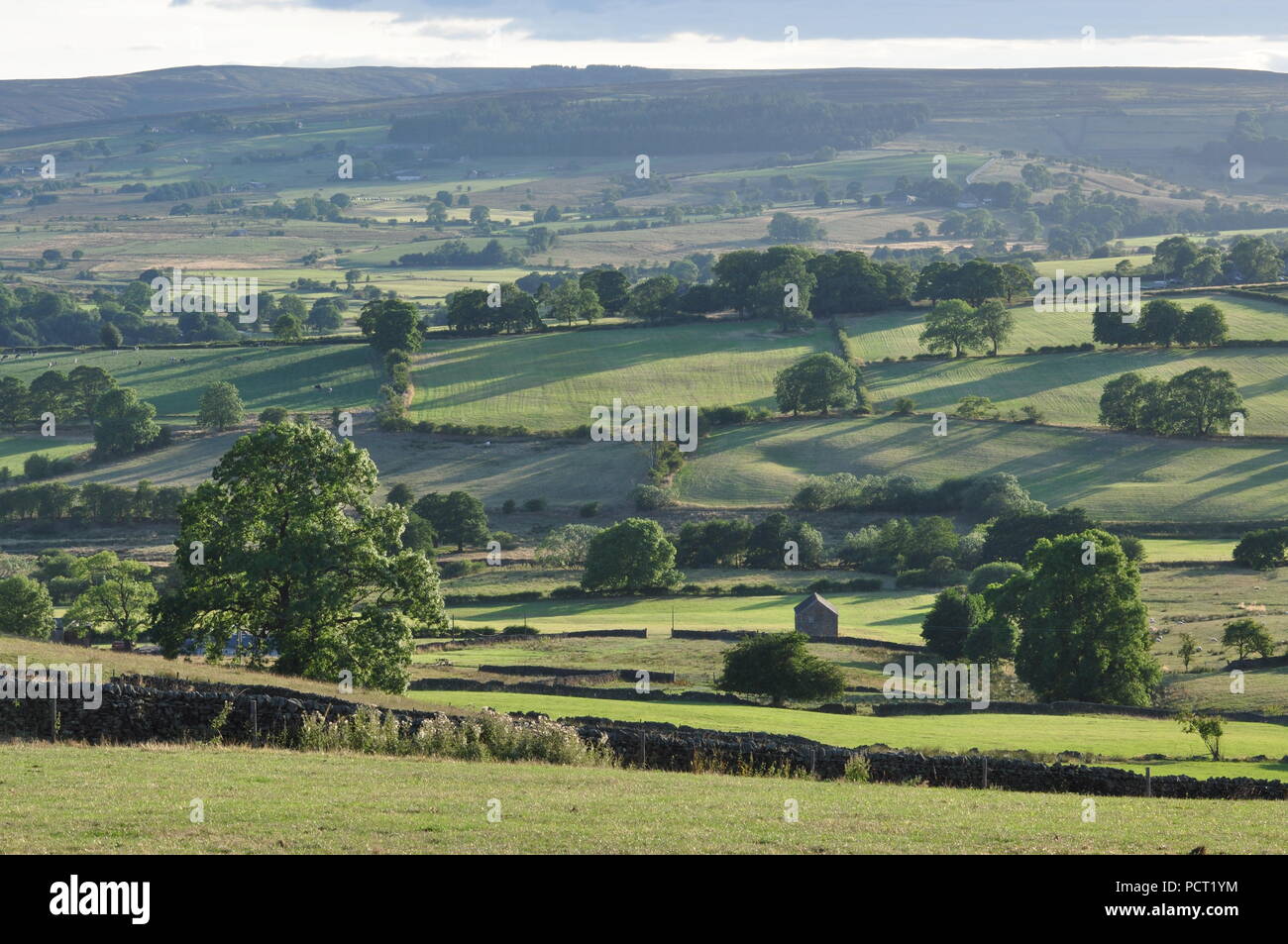 Au sud-ouest, depuis la grille de l'Ordnance Survey au sud-est de 104633 Longnor, Staffordshire, Angleterre Royaume-uni Peak District Banque D'Images