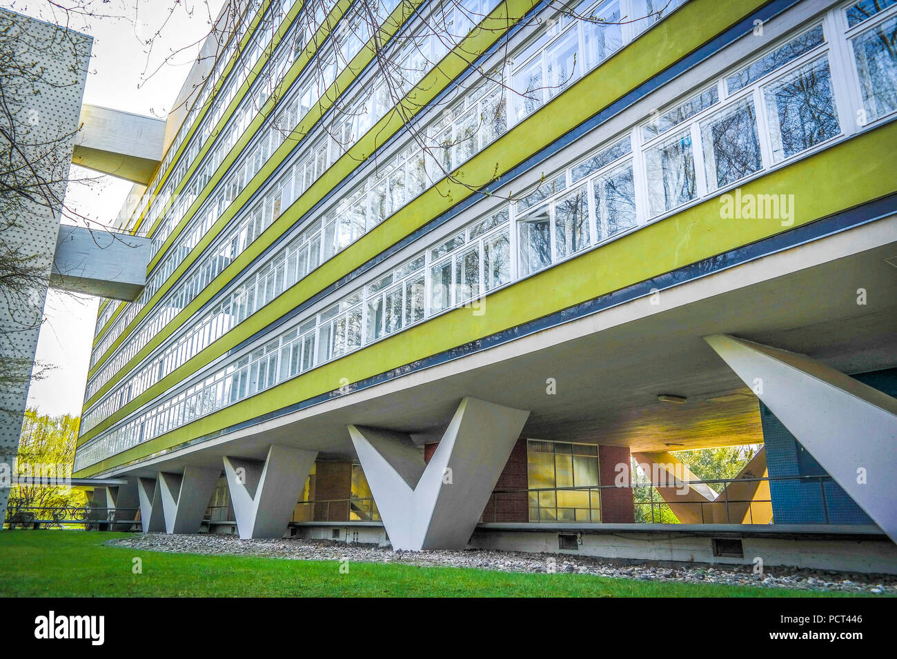 Allemagne, Berlin, Tiergarten, immeuble construit par Oscar Niemeyer en tant que contribution à internationale Bauaustellung IBA Banque D'Images