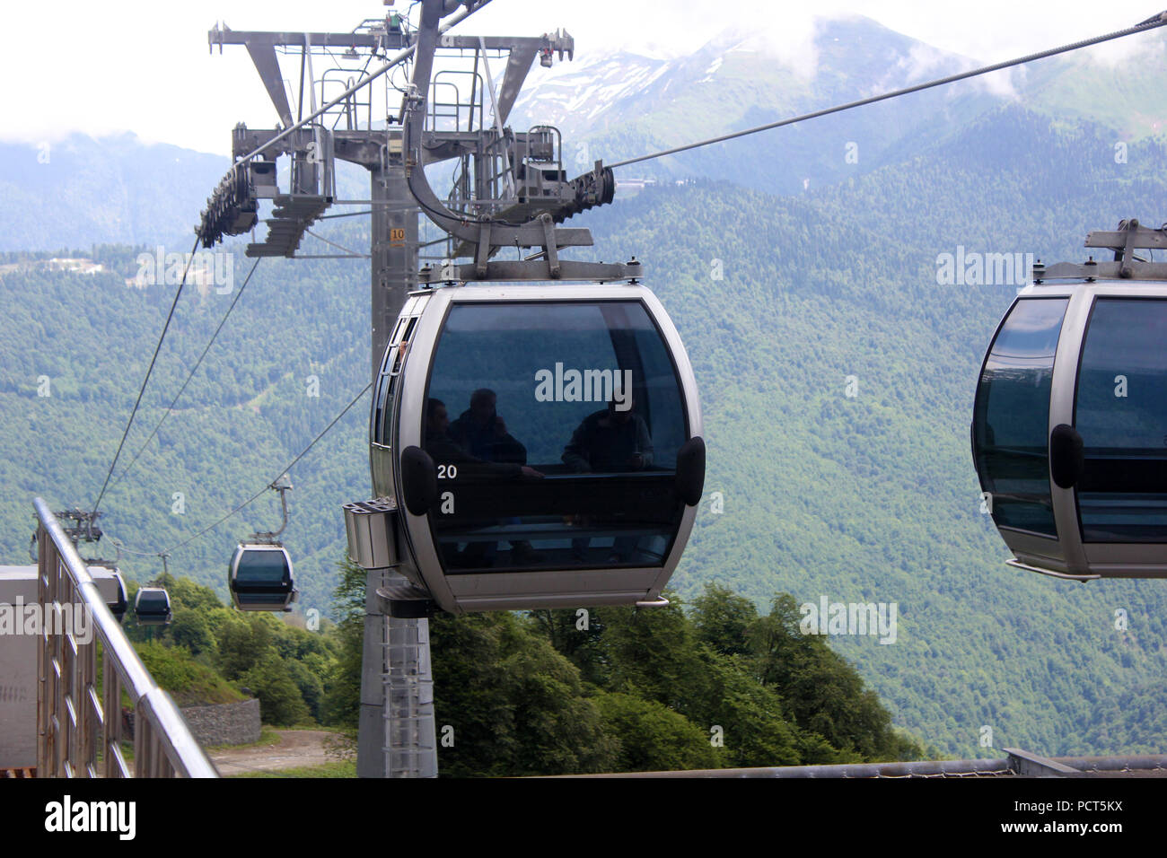 Façon Ñable gondola arrive à la station photo Banque D'Images