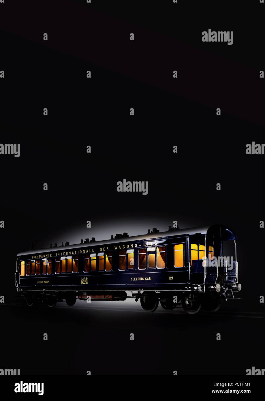 Wagon, illuminée de l'intérieur et l'extérieur, [M], retouchées, RailArt Banque D'Images