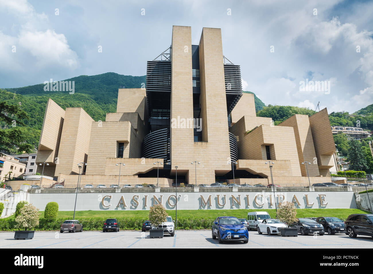 Campione d'Italia, Italie - 18 mai 2018 : Campione d'Italia sur le lac de Lugano, célèbre pour son casino, ville italienne entièrement entourée par la Suisse Banque D'Images