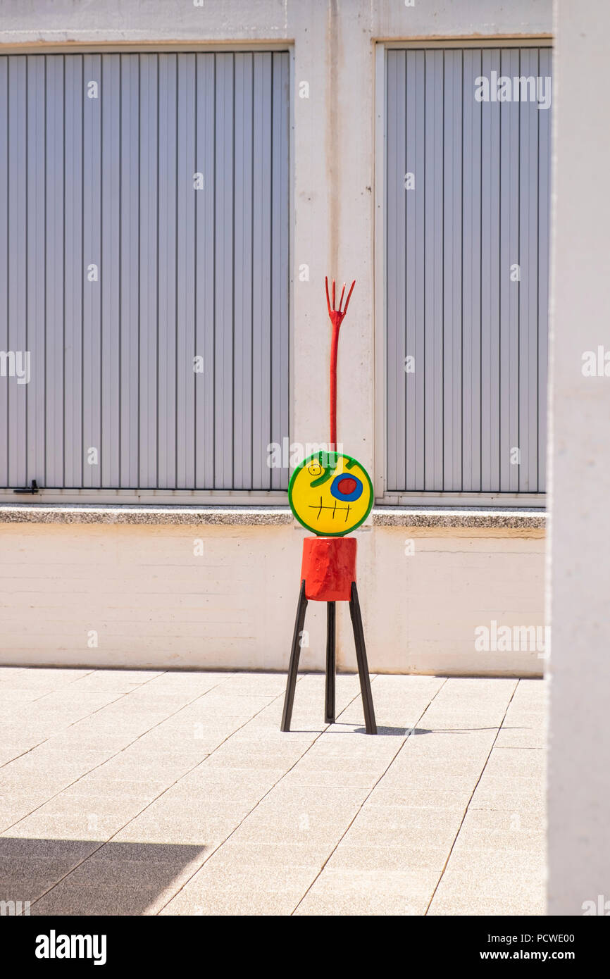 Fundació Joan Miró, terrasse et la sculpture, Fondation, musée de Barcelone, Espagne Banque D'Images