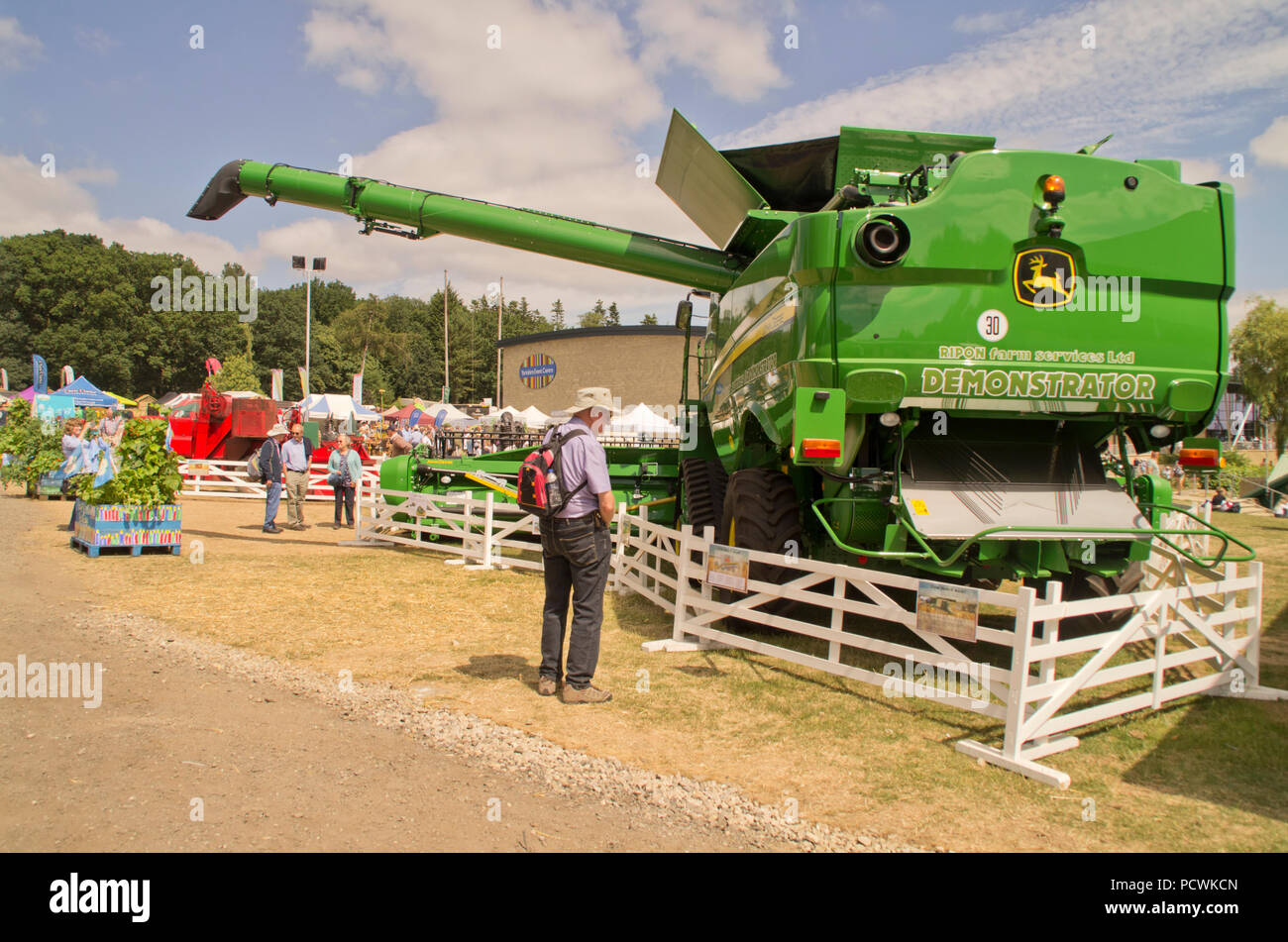 L'affichage d'une moissonneuse-batteuse au Great Yorkshire Show Banque D'Images