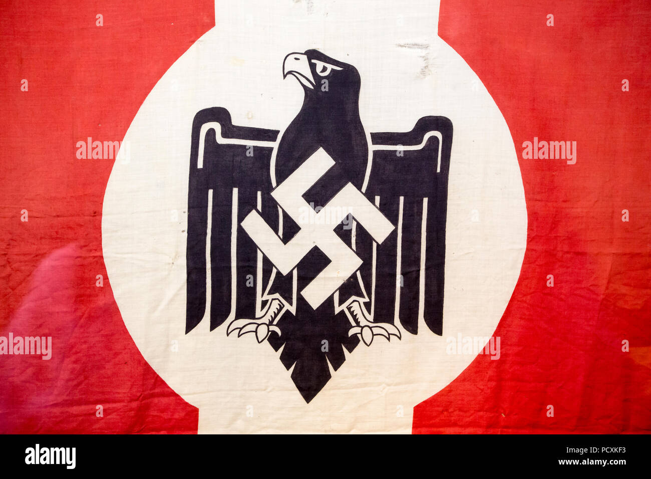 Un Drapeau à croix gammée allemande à l