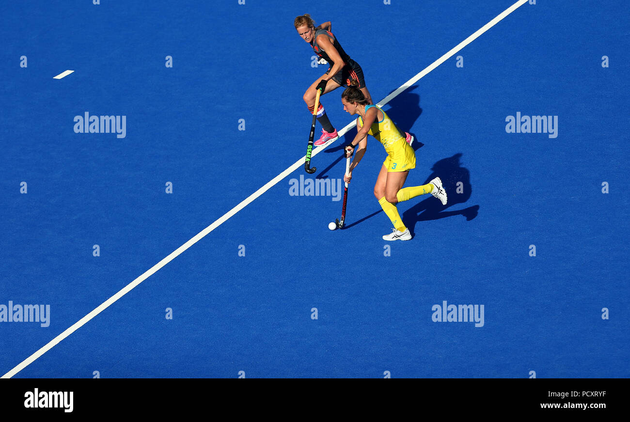 L'Australie et des Pays-Bas Brooke Peris Delboc Dirkse van den Heusvel en action au cours de l'épanouissement de la Coupe du Monde féminine de hockey Semi finale match à la Lee Valley Hockey and Tennis Centre, Londres. ASSOCIATION DE PRESSE Photo, Photo date : Samedi 4 août 2018. Crédit photo doit se lire : Steven Paston/PA Wire Banque D'Images