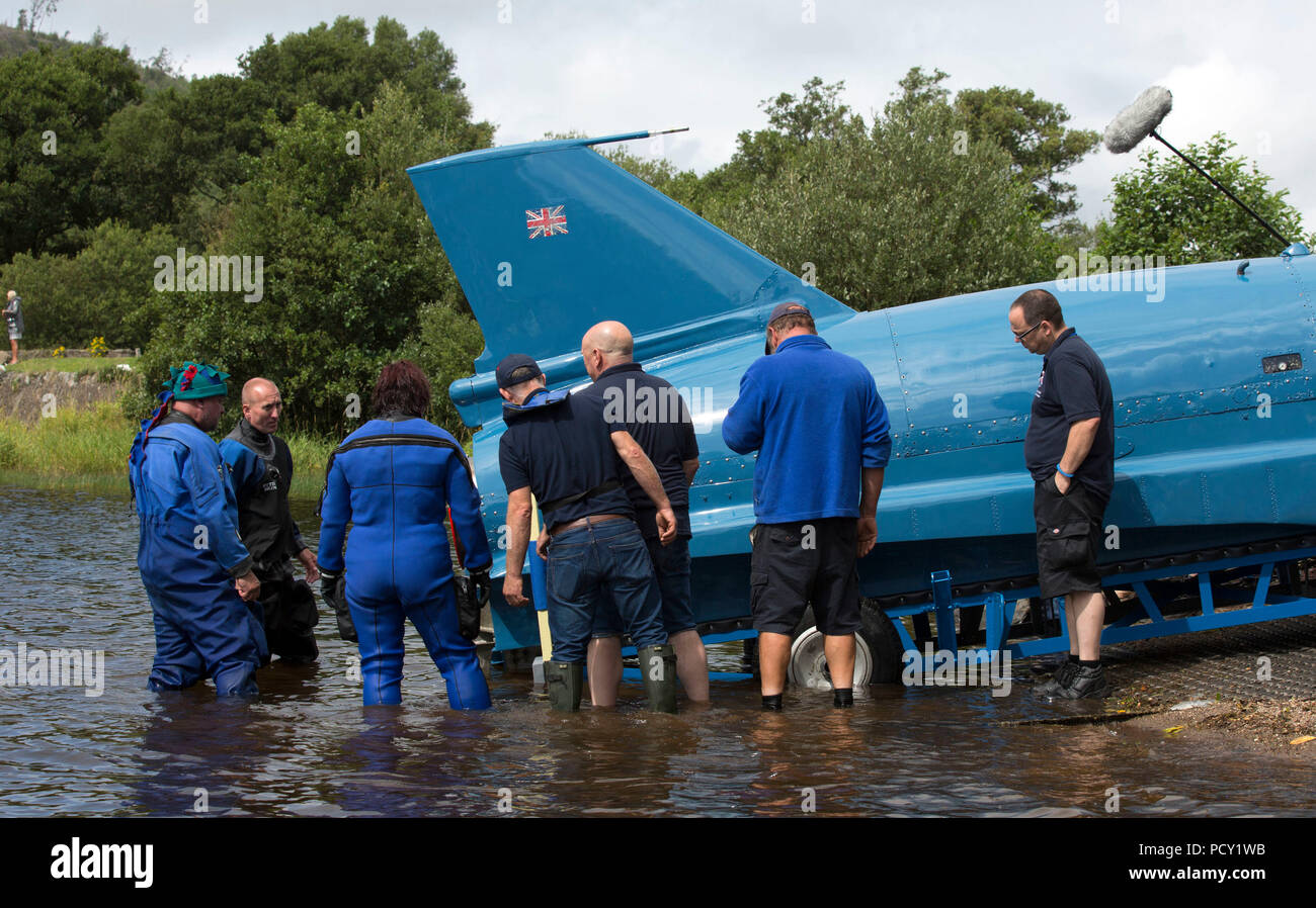 Le Bluebird restauré K7, qui s'est écrasé tuant Donald Campbell, en 1967, avant qu'il faut pour l'eau pour la première fois en plus de 50 ans au large de l'île de Bute sur la côte ouest de l'Écosse. Banque D'Images