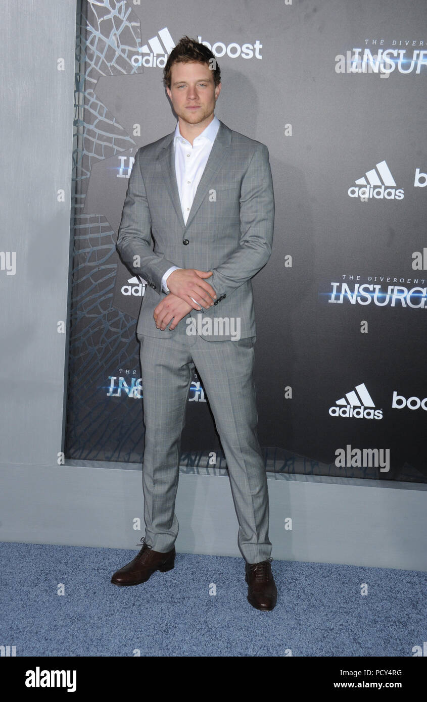 NEW YORK, NY - 16 mars : Jonny Weston assiste à la série 'l' insurgé divergentes : New York première mondiale au Ziegfeld Theatre le 16 mars 2015 à New York City People : Jonny Weston Banque D'Images