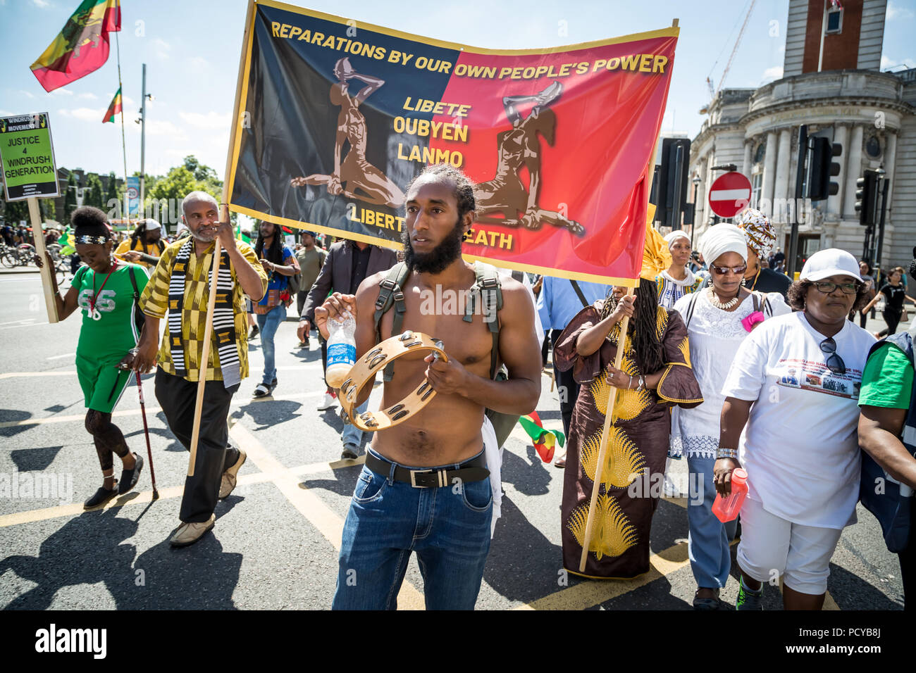 Afrikan annuelle La Journée de l'émancipation des réparations rallye et mars à Brixton, dans le sud de Londres, au Royaume-Uni. Banque D'Images