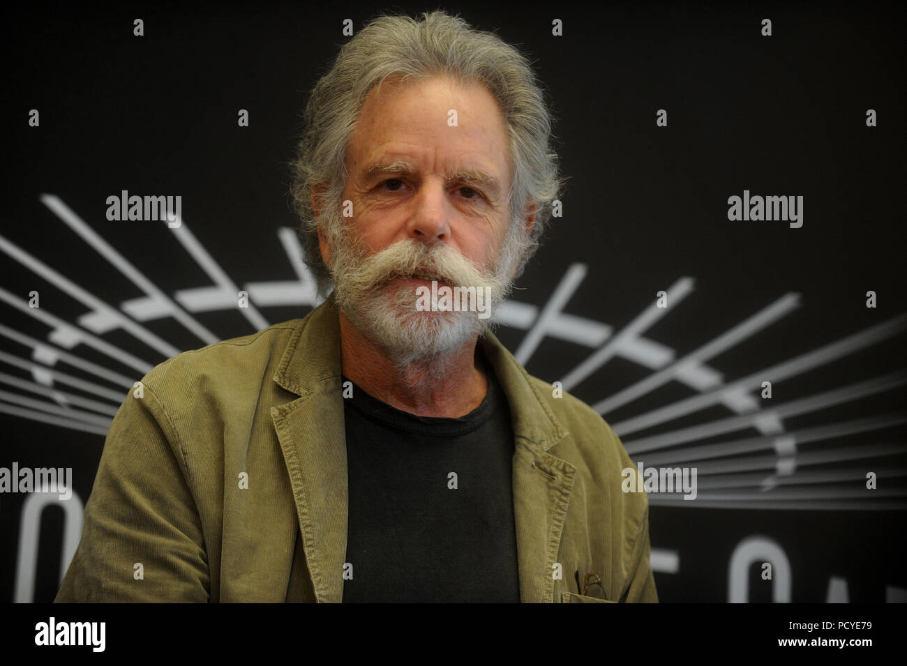 NEW YORK, NY - 11 MAI : Bob Weir du Grateful Dead assiste au Madison Square Garden Walk of Fame 2015 intronisations au Madison Square Garden le 11 mai 2015 dans la ville de New York. People : Bob Weir du Grateful Dead Banque D'Images