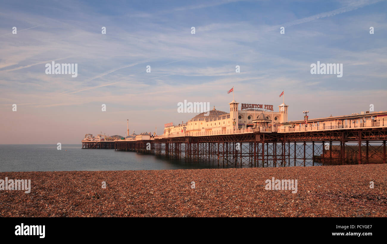 Brigton's Palace Pier in early morning light Banque D'Images