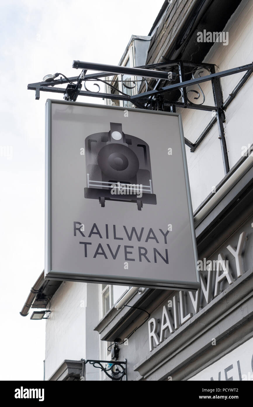 Taverne ferroviaire public house sign Banque D'Images