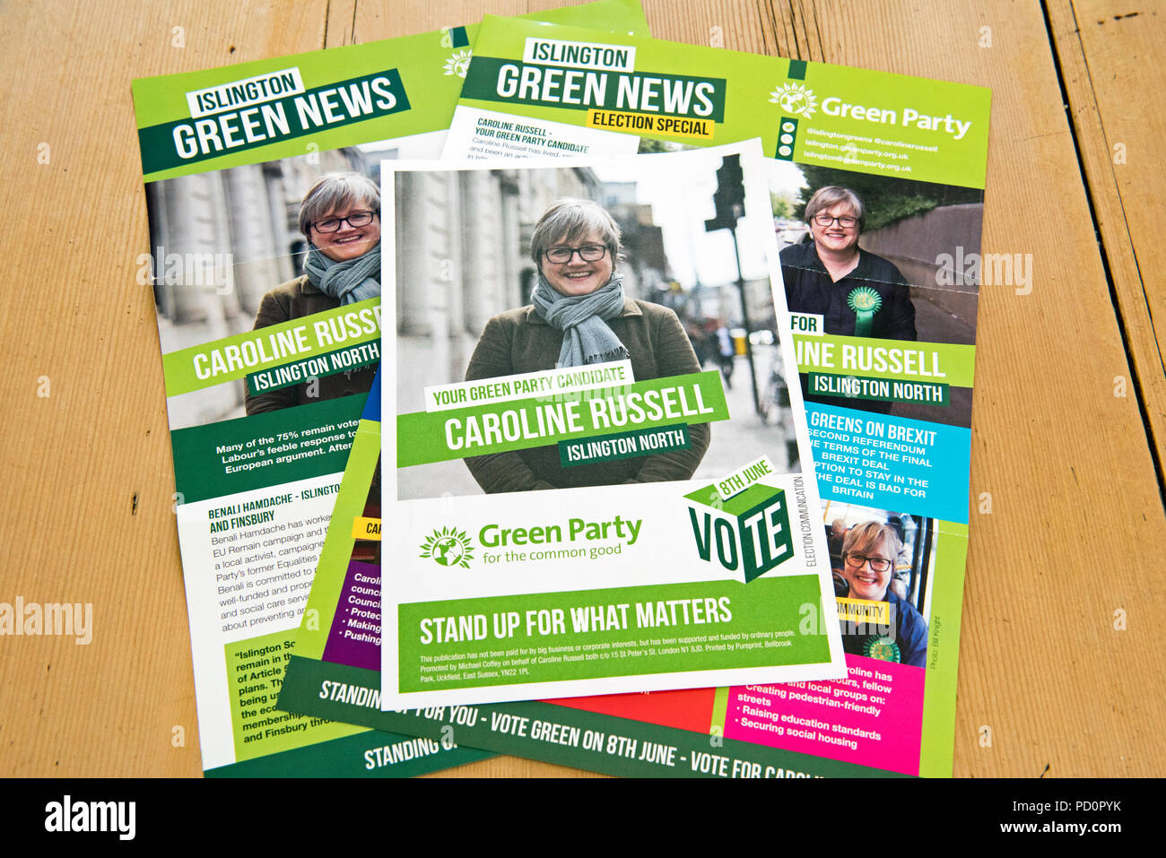 Dépliants électoraux pour le Parti Vert dans Islington au nord de Londres, Angleterre Royaume-uni Grande-Bretagne Banque D'Images