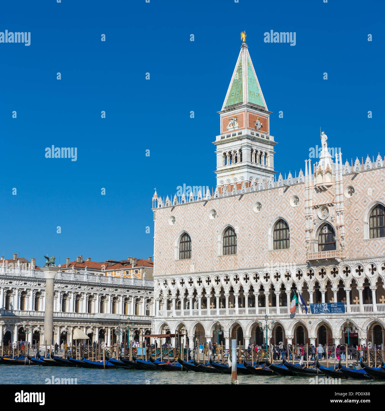 Venise, Italie - 22 mars 2018 : vue front de mer, au palais des Doges à Venise Banque D'Images