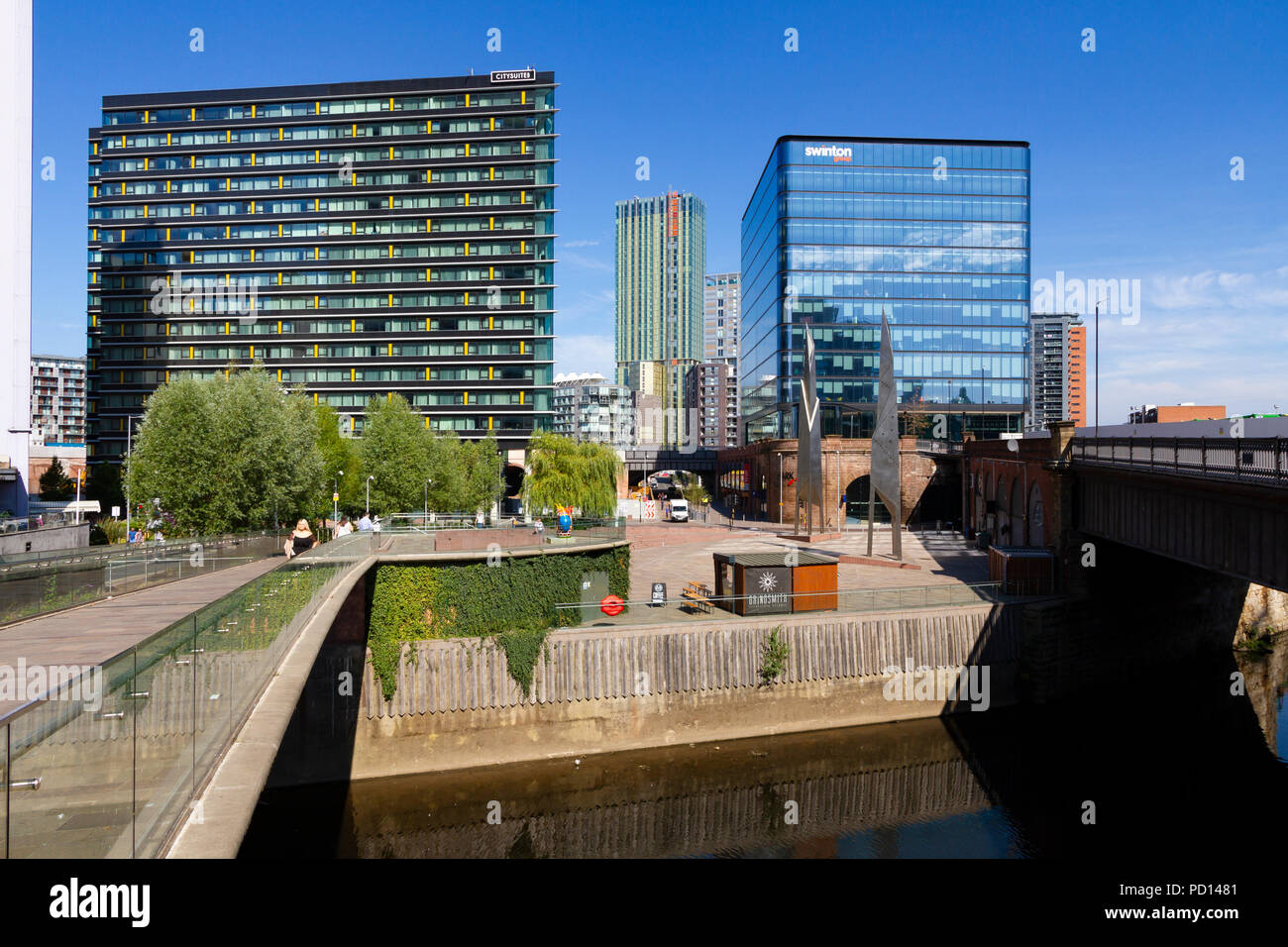 Remblai 101 Immeuble de bureaux et appartements, CityuSuites Accueil à Swinton Insurance Group, à Manchester, en Angleterre. Banque D'Images