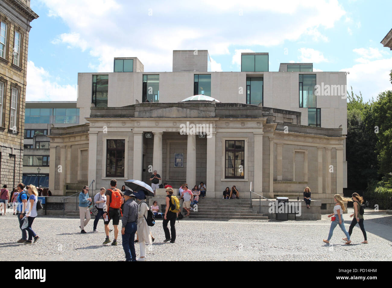 Trinity, College, Dublin, Irlande. La salle de lecture 1937, Trinity College, Dublin Irlande. Construite en 1937 en se compose de 4 niveaux de construction, Banque D'Images