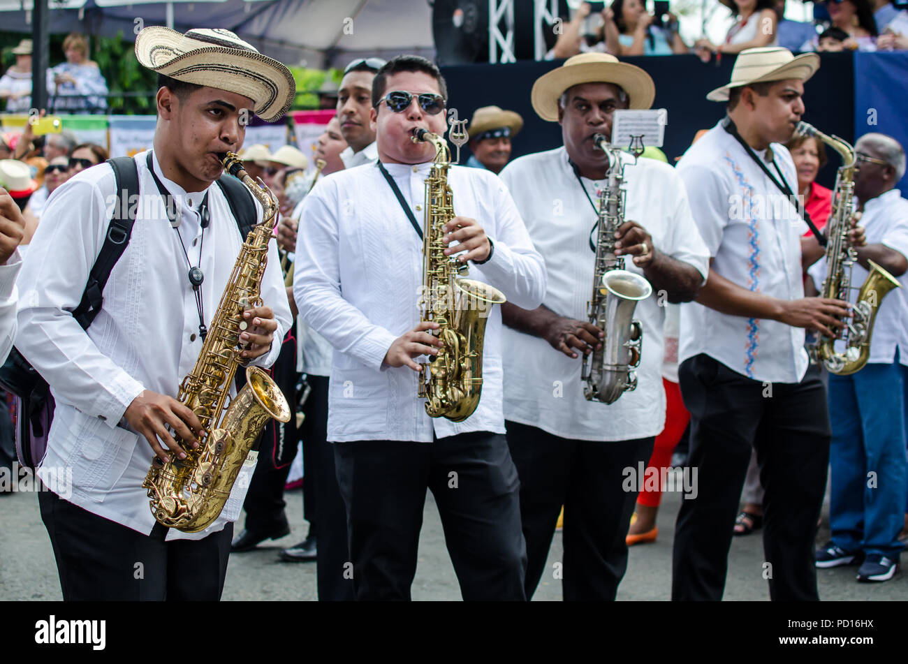 'Urga' musiciens jouant une musique tropicale unique, créé au Panama. Banque D'Images