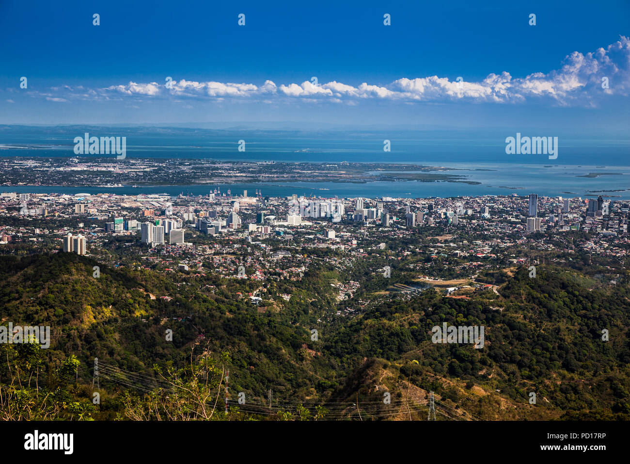 Panorama de la ville de Cebu. Aux Philippines. Cebu est la deuxième plus importante aux Philippines centre métropolitain et principal port d'expédition. Banque D'Images