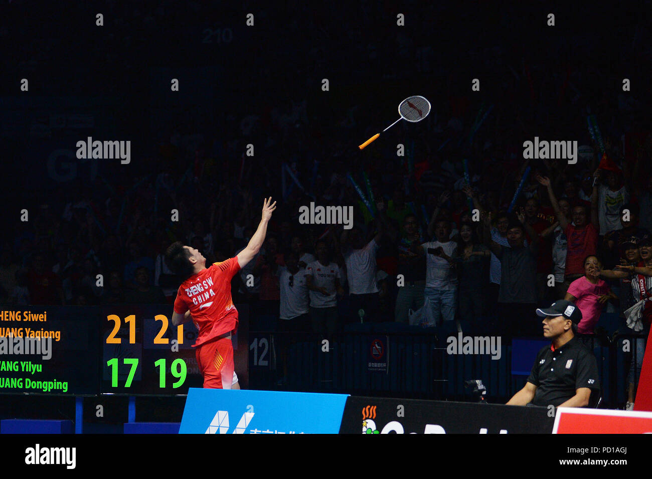 Nanjing,Chine,le 05 août 2018.Zheng et Huang Siwei Yaqiong de concurrencer la Chine Wang Dongping Yilyu et Huang de la Chine dans la finale du match à la 2018 La Fédération mondiale de badminton (BWF) Championnats du monde.Costfoto:Crédit/Alamy Live News Banque D'Images