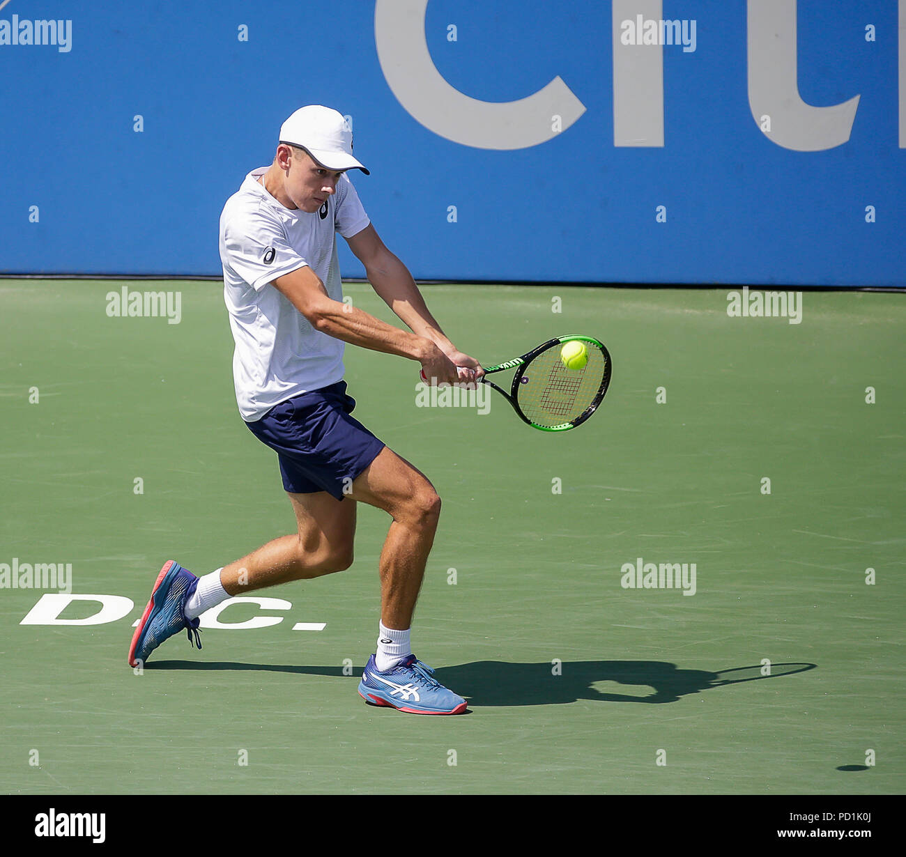 5 août 2018 : Alex De Minaur joue un coup de revers au cours de la finale de l'Open de tennis de Citi match à Rock Creek Park, à Washington DC. Justin Cooper/CSM Banque D'Images
