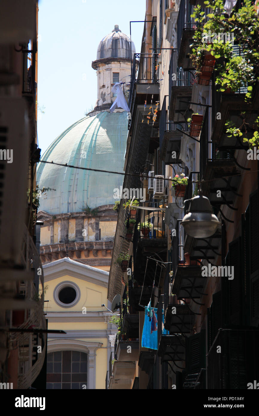 Coupole de la Basilique de Santa Maria degli Angeli a Pizzofalcone à Naples, Italie Banque D'Images