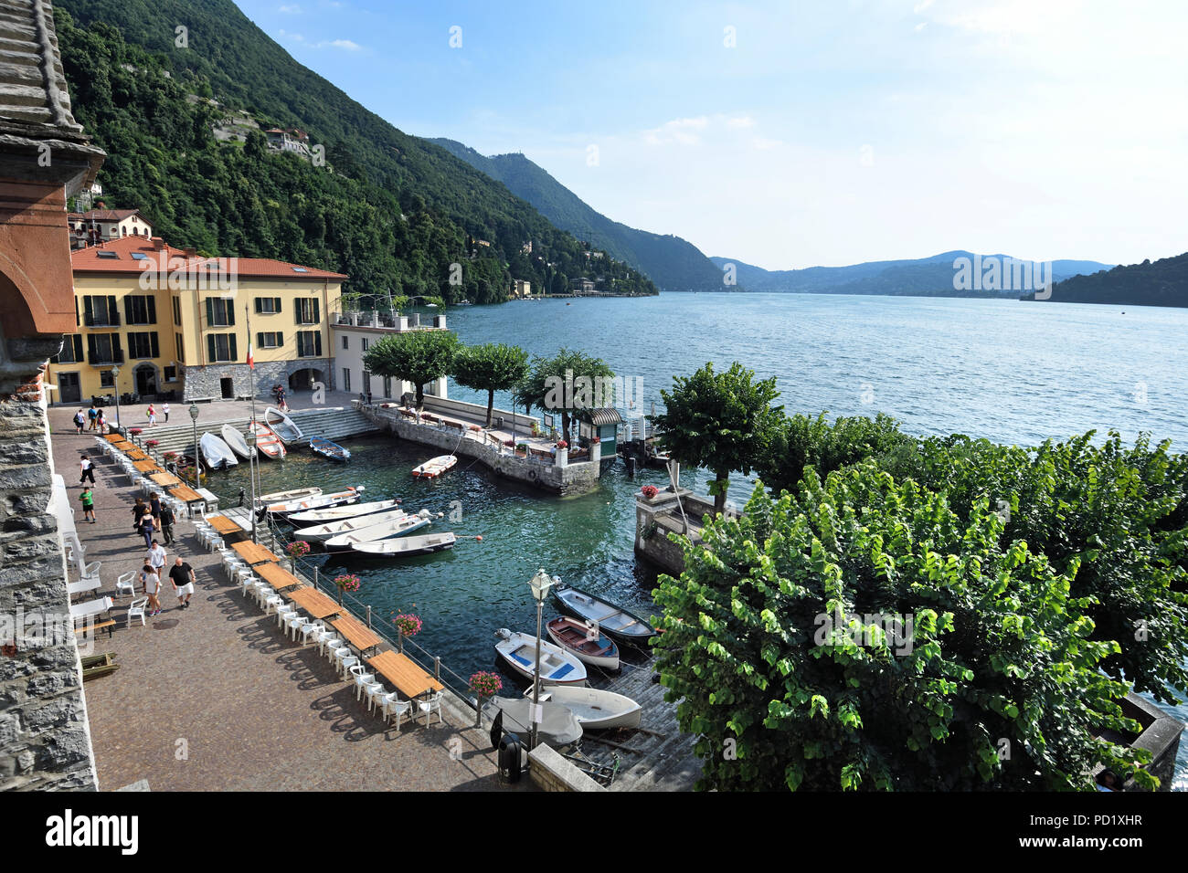 Torno sur Lago di Como (Lac de Côme) est un lac d'origine glaciaire de  Lombardie Italie italien Photo Stock - Alamy