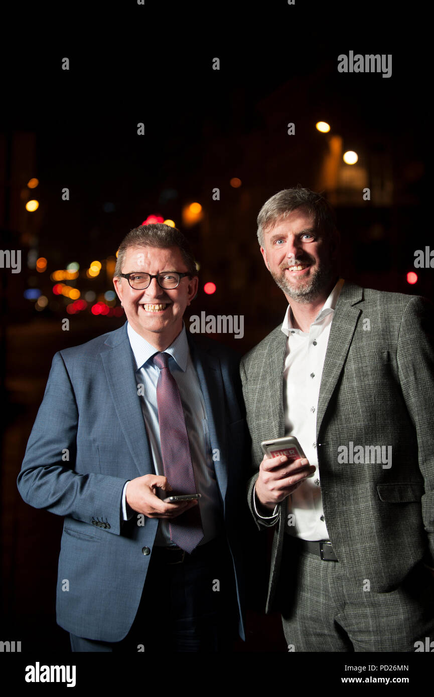 Ivo De Meersman, directeur général de la Belgique à des paiements et cartes KBC Bank & Verzekering avec Joeri Lieten, PDG de Payconiq Belgique (Bruxelles, 20/02/2017) Banque D'Images