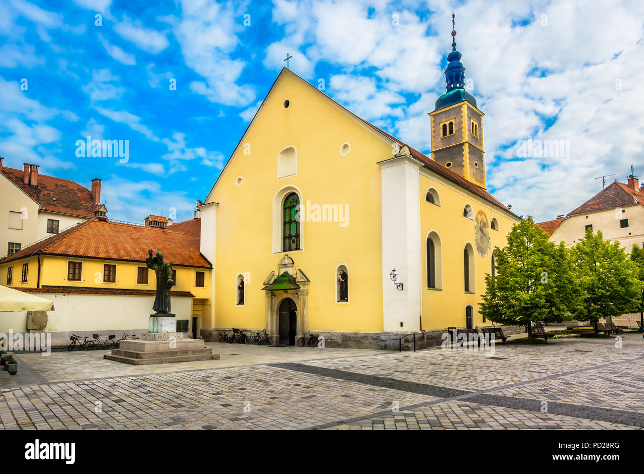 Vue panoramique à l'ancienne église baroque dans la ville, ville de Varazdin canter Croatie Europe. Banque D'Images