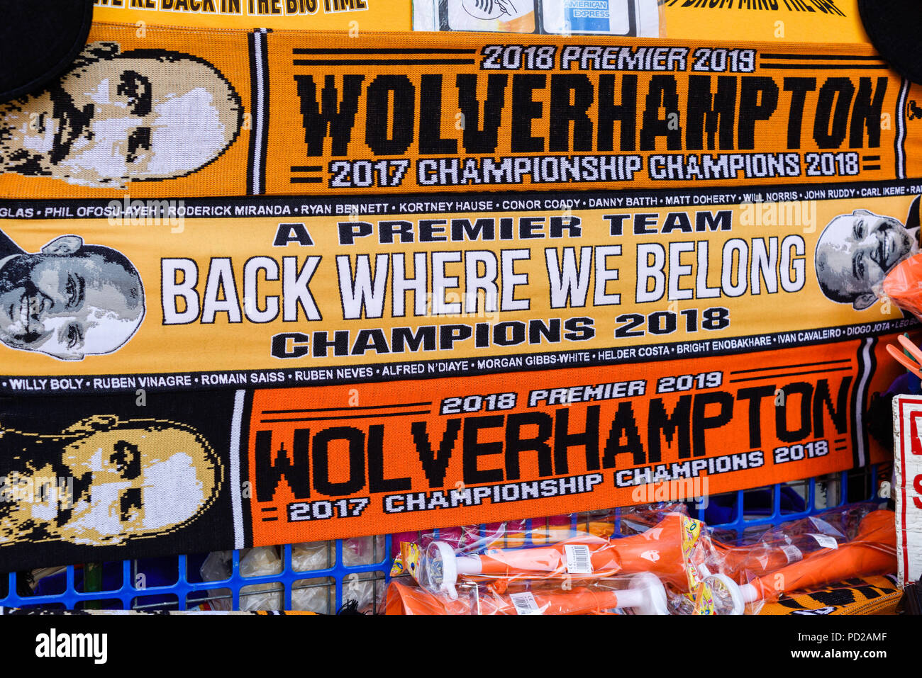 Wolverhampton, UK.07th mai 2018 : Wolverhampton Wanders FC Revue de la victoire autour du centre-ville se terminant à West Gate Park. Des milliers de fans rempli la st Banque D'Images