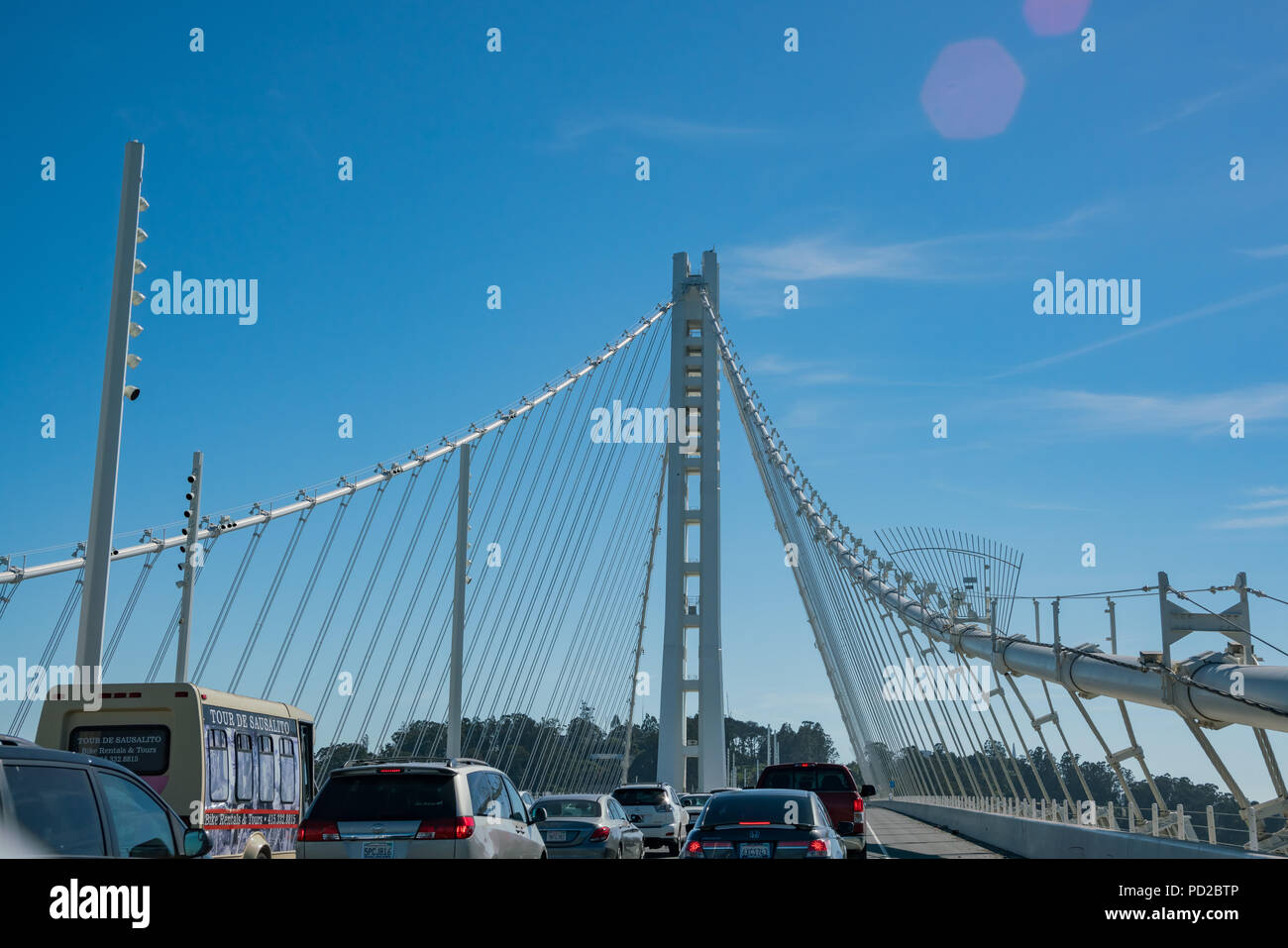 San Francisco, le 21 mai : le trafic sur le San Francisco Oakland Bay Bridge le 21 mai 2017 à San Francisco, Californie Banque D'Images