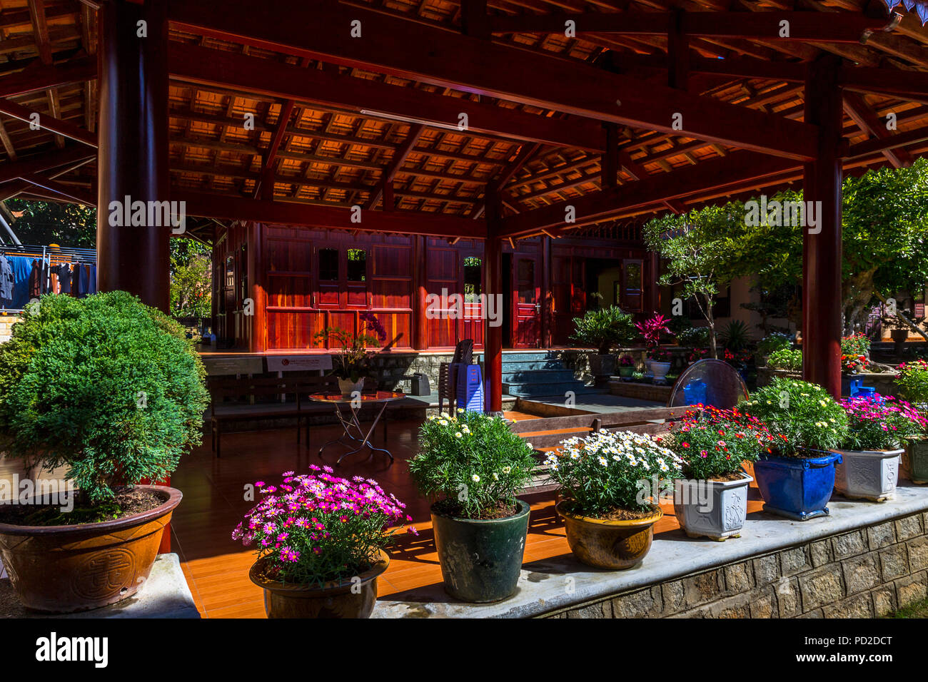 Temple bouddhiste Thien Vien Truc à la fin de la pac du Treo le transport en voiture. Banque D'Images
