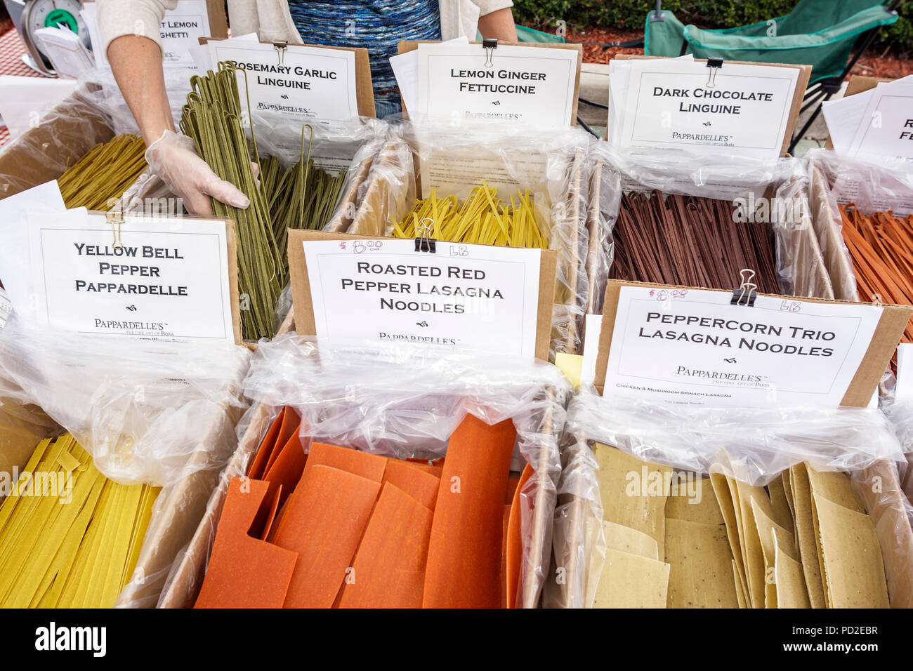 Boca Raton Florida,Palm Beach County,Royal Palm place,Farmers Market,Farmer's,Farmers',Sasséché Pasta,shopping shopper shops magasins marchés Banque D'Images