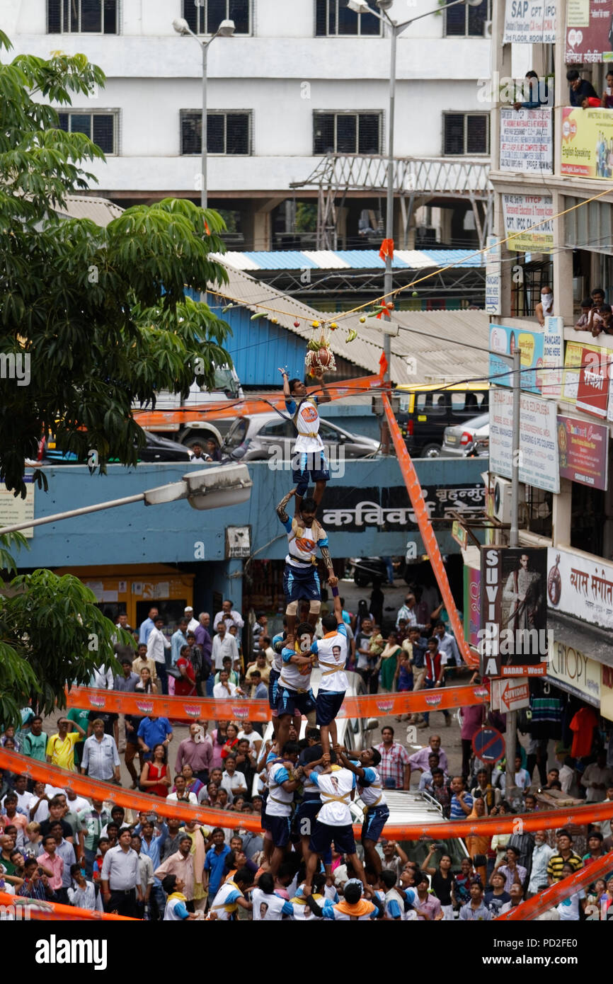 Les travailleurs de Dhobi Ghat (Mahalaxmi Dhobi Ghat) une laverie en plein air bien connu à Mumbai, Inde. Banque D'Images