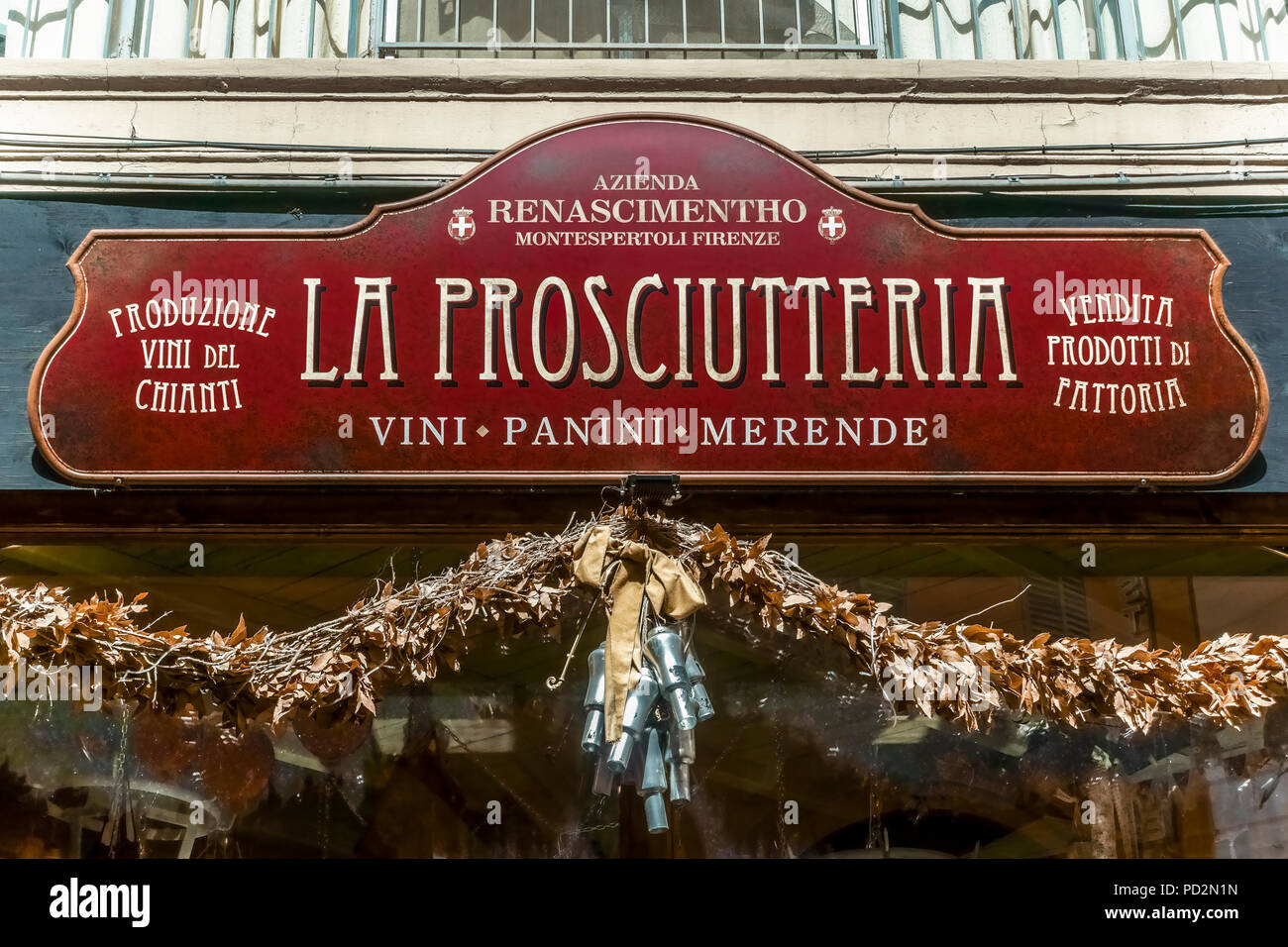 Panneau avant vintage d'un ancien magasin de jambon. Bologne, Italie, Europe, Union européenne, UE. Banque D'Images