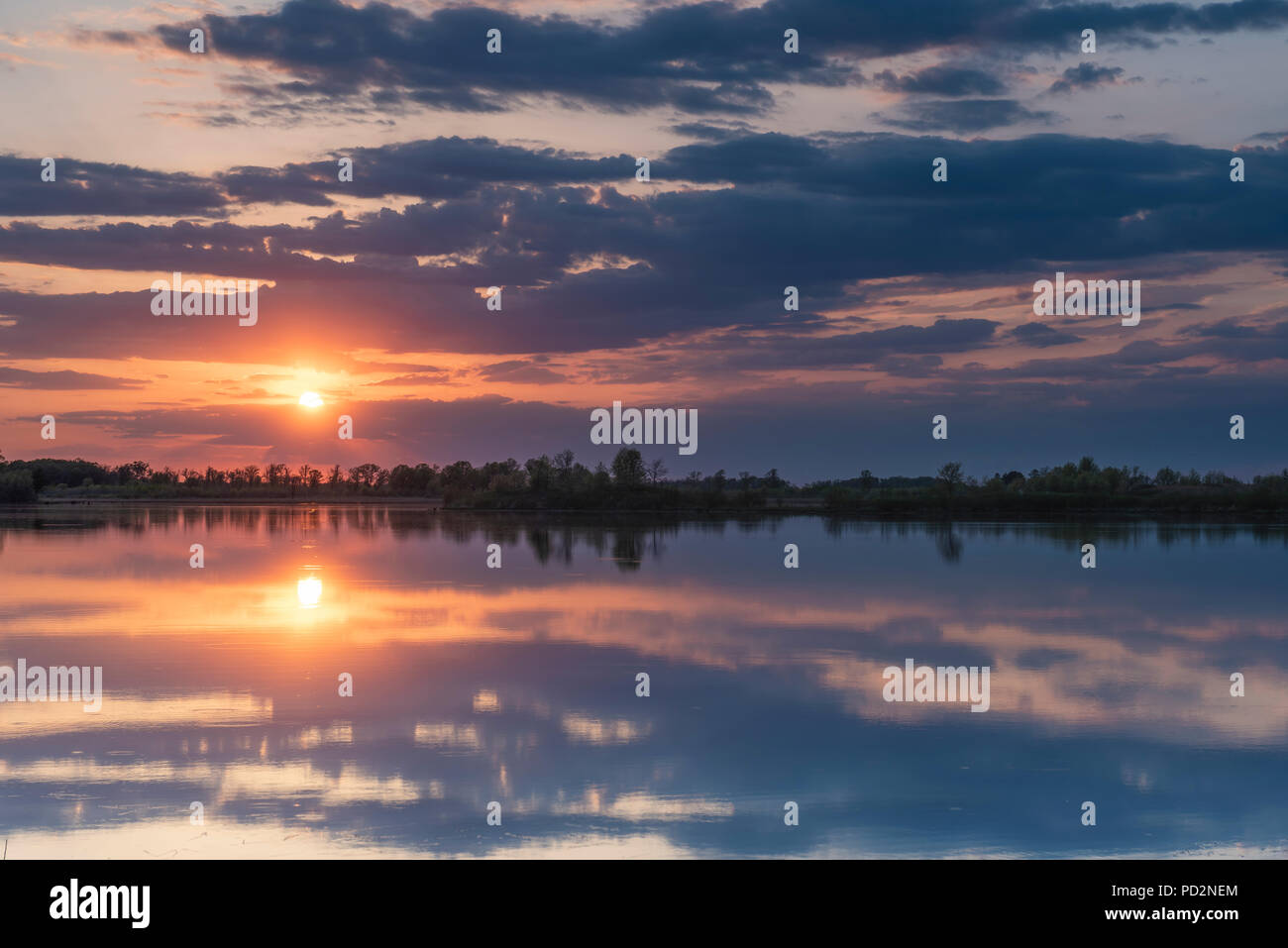 Le coucher du soleil, Crex Meadows Wildlife Management Area, WI, États-Unis d'Amérique, par Dominique Braud/Dembinsky Assoc Photo Banque D'Images