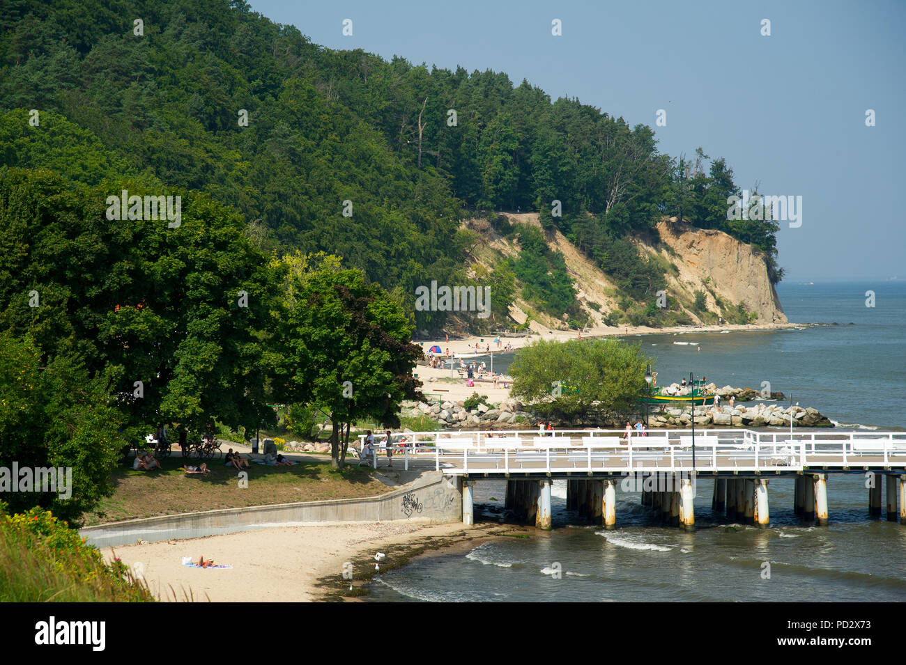 Pier et falaise à Gdynia Orlowo, Pologne. 1er août 2018 © Wojciech Strozyk / Alamy Stock Photo Banque D'Images