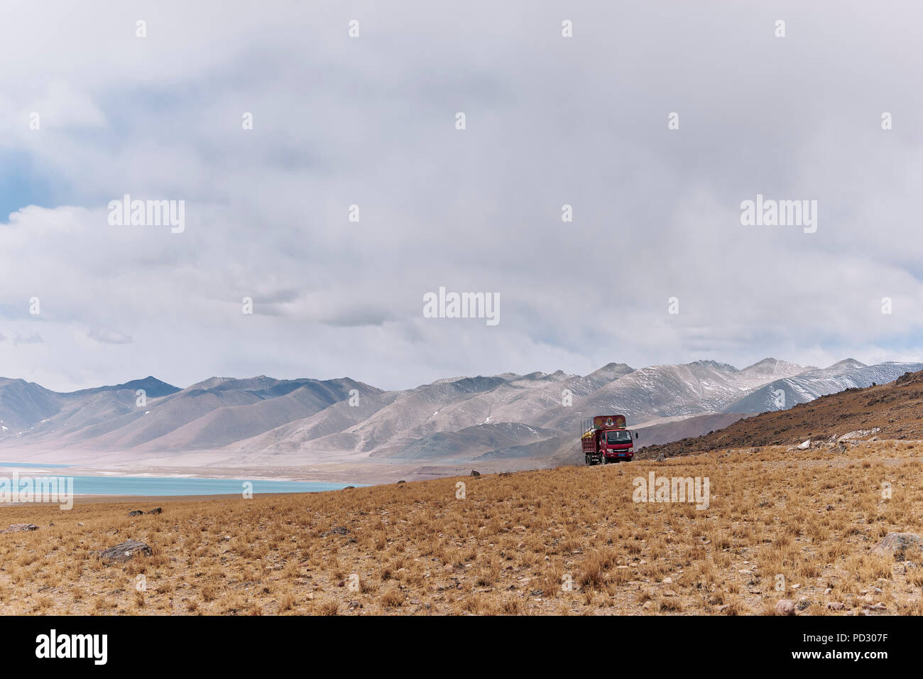 Chariot en région éloignée, Zhari, Xizang, Chine Banque D'Images