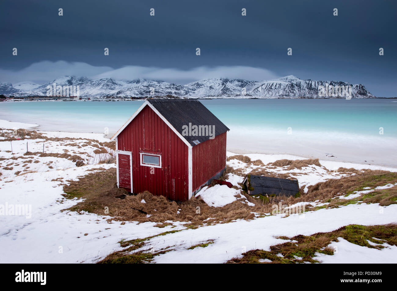 Vue panoramique de la maison par la mer, Å i Lofoten, Nordland, Norvège Banque D'Images