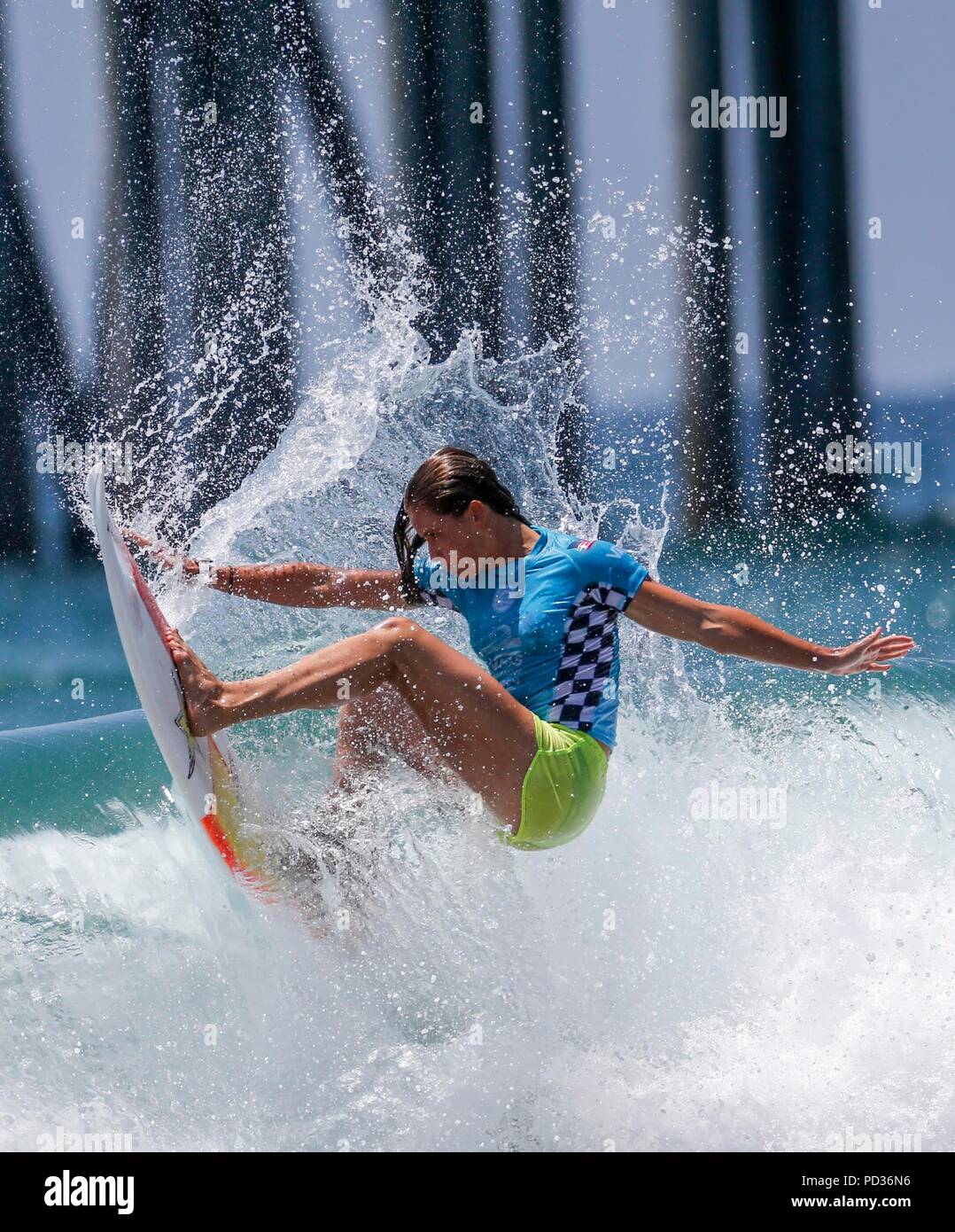 Los Angeles, USA. 5 Août, 2018. Courtney Conlogue des USA en compétition lors de la finale des femmes à l'US Open de surf à Los Angelels, aux États-Unis le 5 août 2018. Conlogue a remporté le titre de l'événement. Credit : Zhao Hanrong/Xinhua/Alamy Live News Banque D'Images