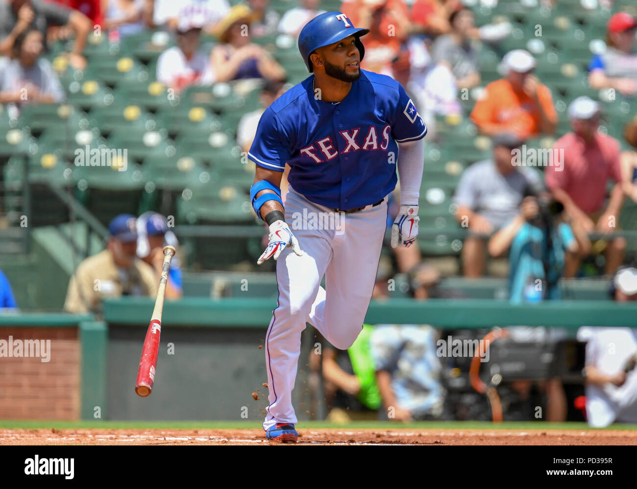 Aug 05, 2018 : les Rangers du Texas l'arrêt-court Elvis Andrus # 1 lors d'un match entre la MLB Orioles de Baltimore et les Texas Rangers à Globe Life Park à Arlington, TX Texas défait Baltimore 9-6 Albert Pena/CSM Banque D'Images