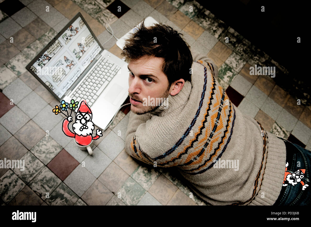 Jonas Geirnaert, créateur de l'Kabouter Wesley animation personnage dans le Man bijt Hond TV show (Belgique, 02/12/2009) Banque D'Images