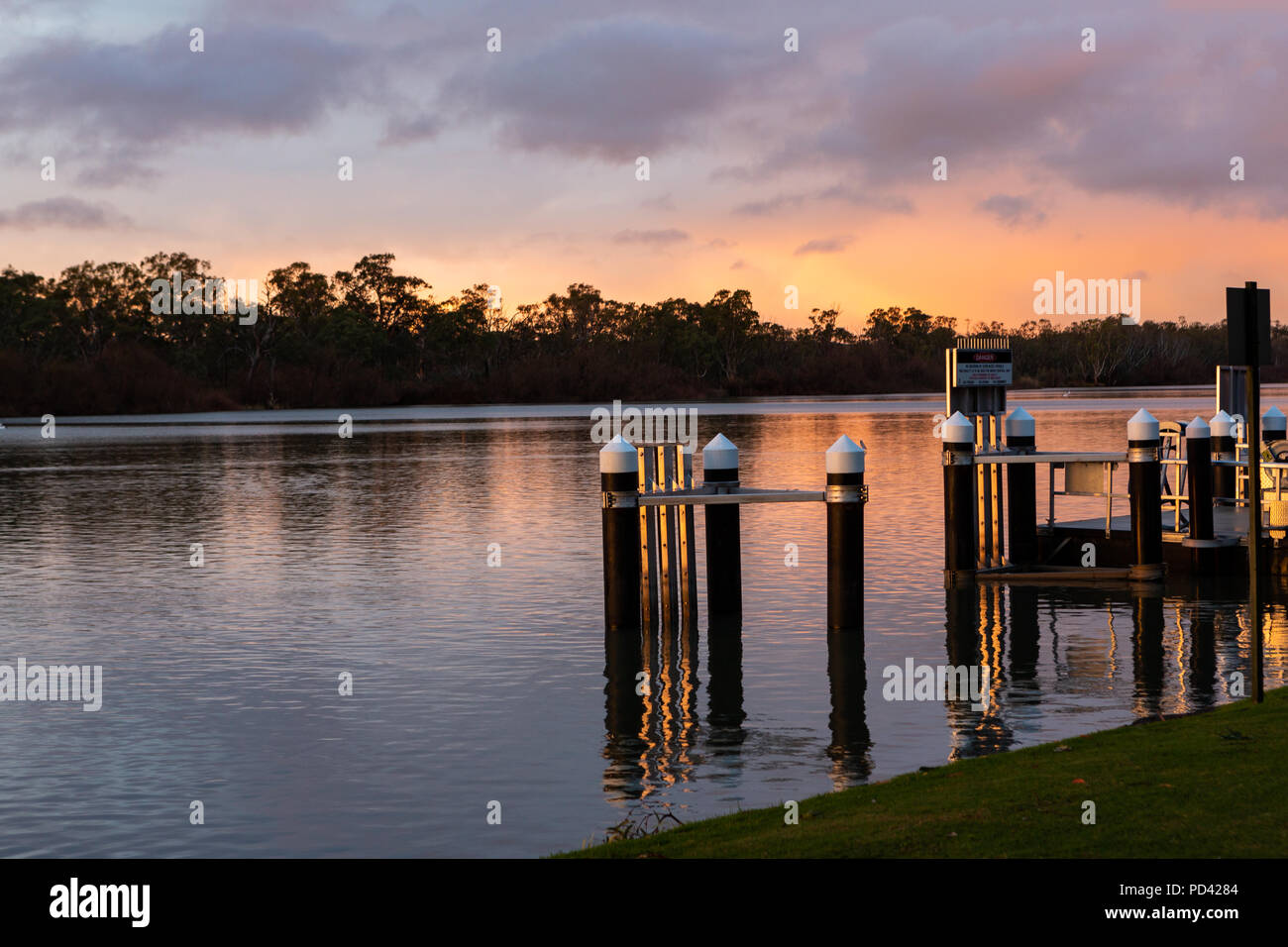 Un lever de soleil sur la rivière Murray à La Bruyere l'Australie du Sud le 6 août 2018 Banque D'Images