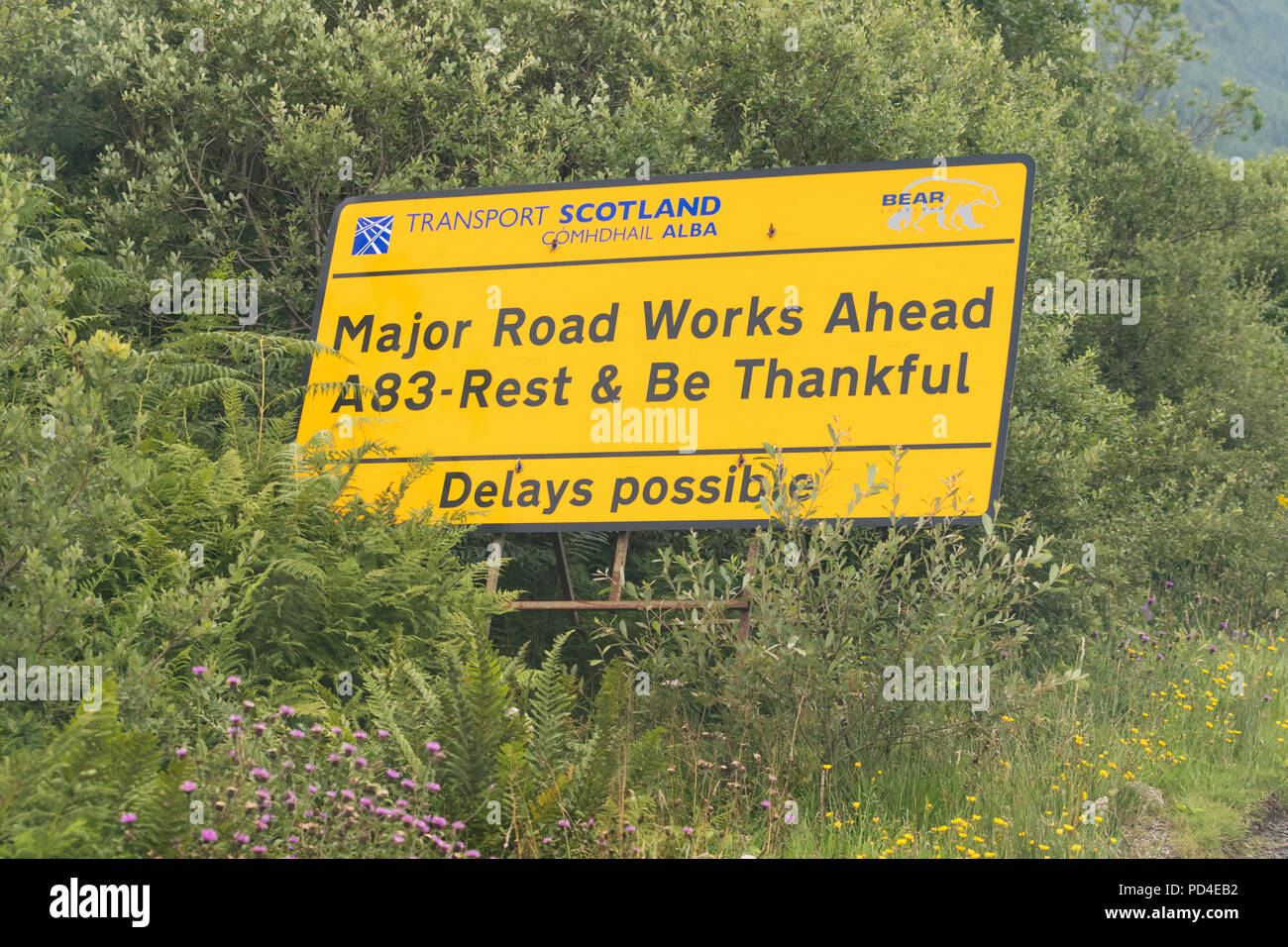 Se reposer et être reconnaissant les travaux routiers signe, A83 road, Ecosse, Royaume-Uni Banque D'Images