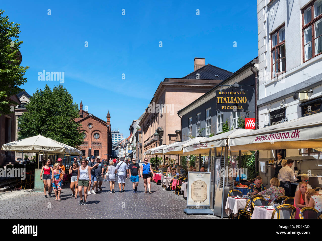 Cafés et restaurants sur Fiolstraede dans le Quartier Latin, Copenhague, Danemark Banque D'Images