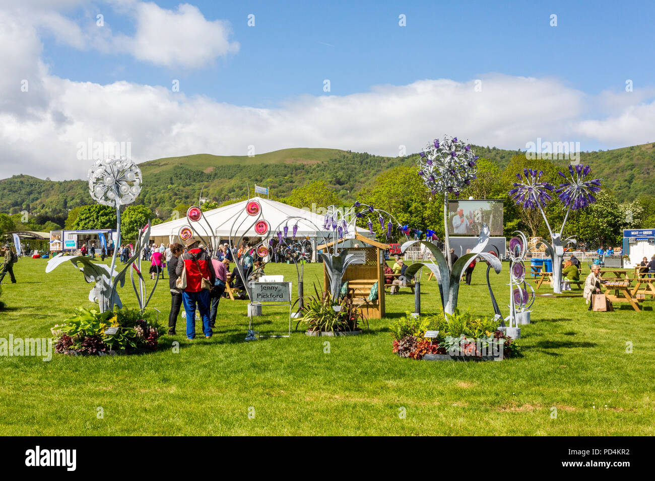 Une collection de plantes et jardin artistique œuvres de Jenny Pickford au Malvern 2018 RHS Spring Show, Worcestershire, Angleterre, RU Banque D'Images