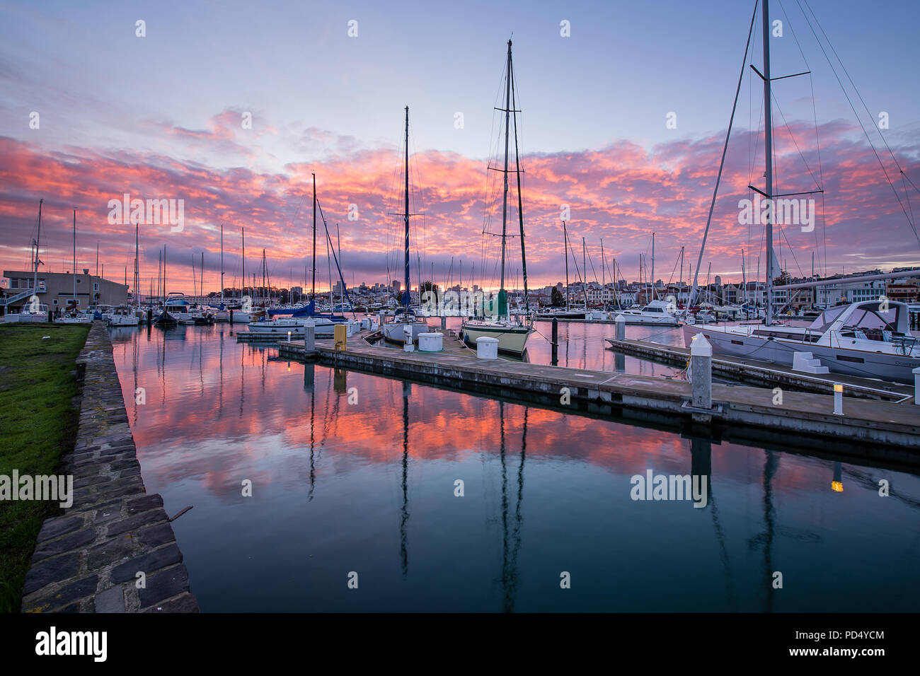 Port de plaisance à l'aube Banque D'Images